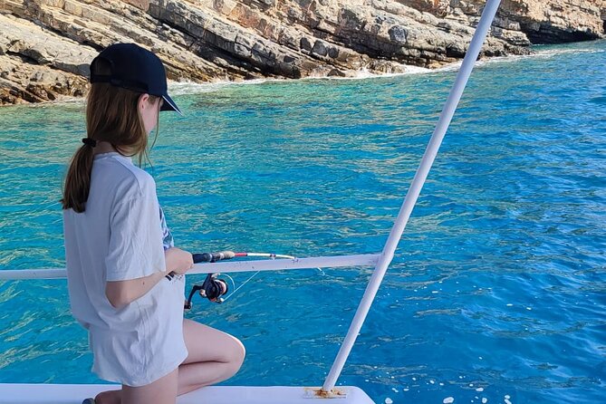 4 Hour Fishing and Swimming Boat Experience in Schisma Eloundas - Beer, wine, soda, and the 18+ rule