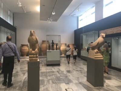 Archaeological Museum of Heraklion: Guided Walking Tour - The Bauhaus building matters (even before you reach the artifacts)