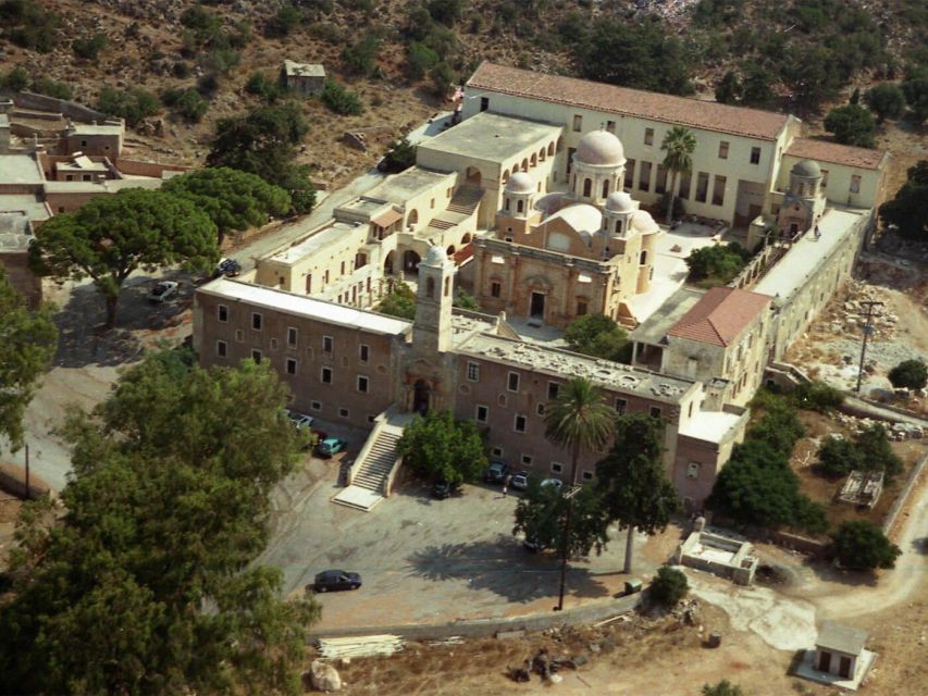 Chania Highlights:Venizelos, Stavros, Agia Triada & Marathi - Venizelos Graves: your panoramic orientation point over Chania