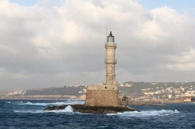 Chania old town and around private tour (price per group of 6) - Old Venetian Harbor and the walk toward Chania Lighthouse
