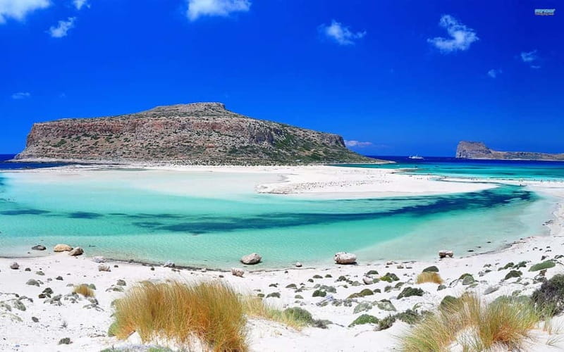 Chania & Reth: Balos with Guide and Transfer - On the boat from Kissamos: the guided cruise experience