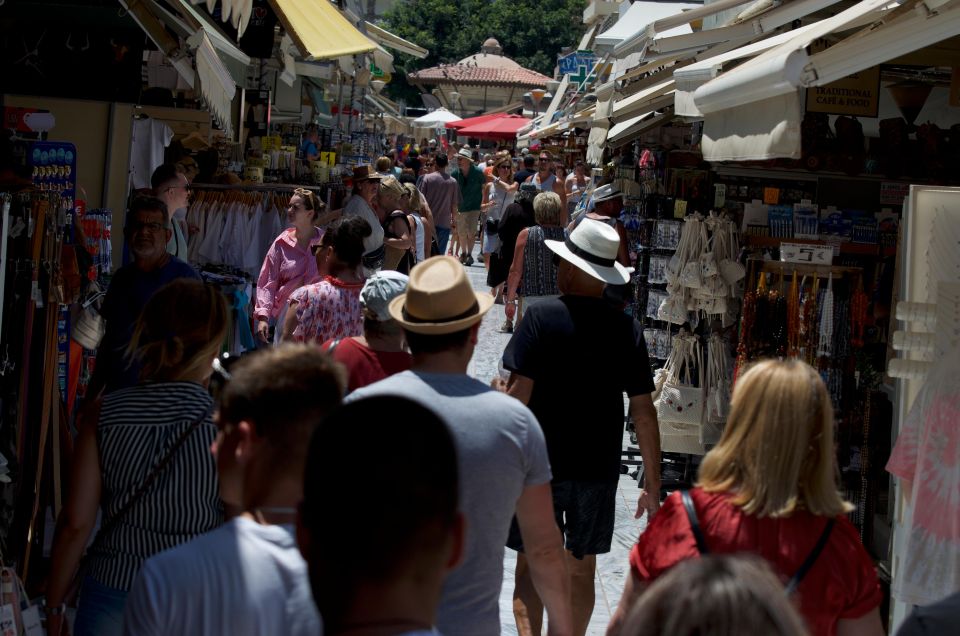Crete: Day Tour to Heraklion City, Market & CRETAquarium - Liberty Square, Venetian Walls, and Koules Fortress views in old town