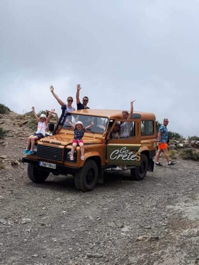 Crete: Jeep Safari Wine & Olive Oil testing Shepherd's House - Getting picked up and moving like locals
