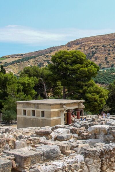 Crete: Knossos Palace & Heraklion Guided Tour - What the guide does best: clarity, energy, and Q&A