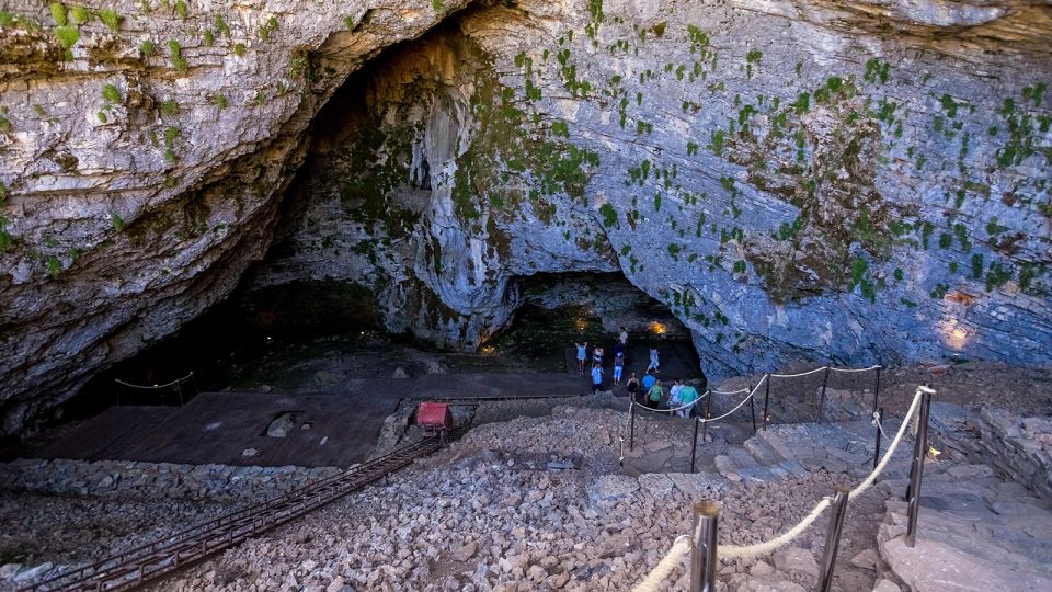 Crete: Land Rover Safari Nida Route - Traditional lunch with unlimited wine (and how to enjoy it smart)