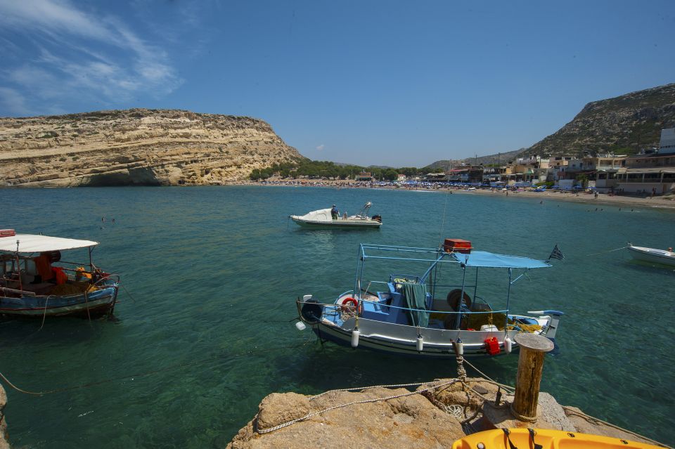 Crete: Matala Beach and Hippie caves, Red beach - Red Beach walk: follow the route, wear sneakers, expect uneven ground