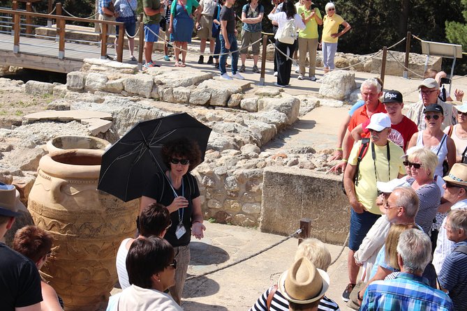 Crete Minoan Discovery Tour with Knossos Palace, Heraklion, and Live Dance Show - Heraklion old town: squares, shops, and a guided highlight loop