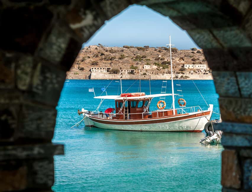 Crete: Spinalonga-Plaka-Agios Nikolaos Tour - Plaka village: the calm, coastal base for Spinalonga