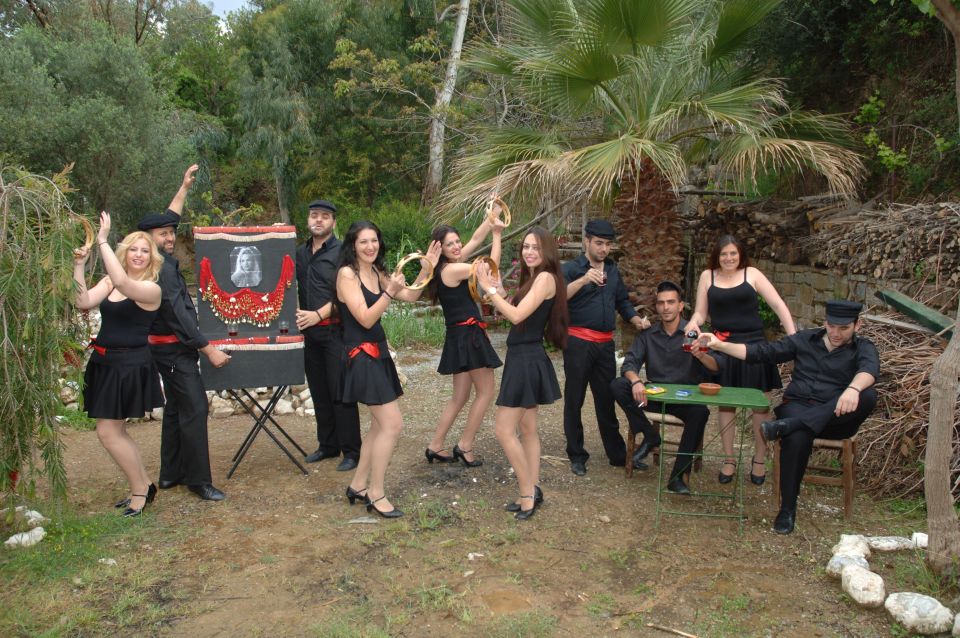 Crete: Traditional Dance Show and Buffet Dinner with Wine - Languages and guide experience: what to expect with mixed groups