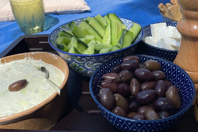 Crete's Vegetarian Picnic - Meet at Καντίνα του Γιώργου: Getting Settled with Linda