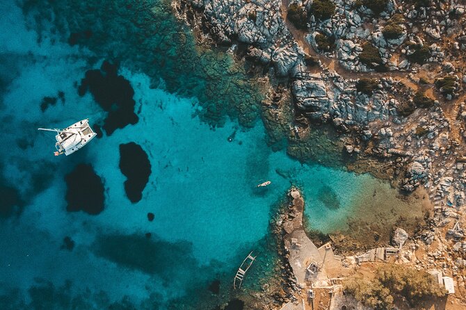 Dia Island Catamaran – Premium Lunch, Open Bar, Small Group - Who this is best for (and who should consider alternatives)