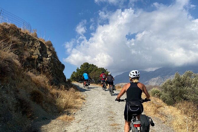 Discover the unknown side of Crete by E-Bike - Stop 1, Stavrakia (240m): rest, village life, and Mount Juktas hints