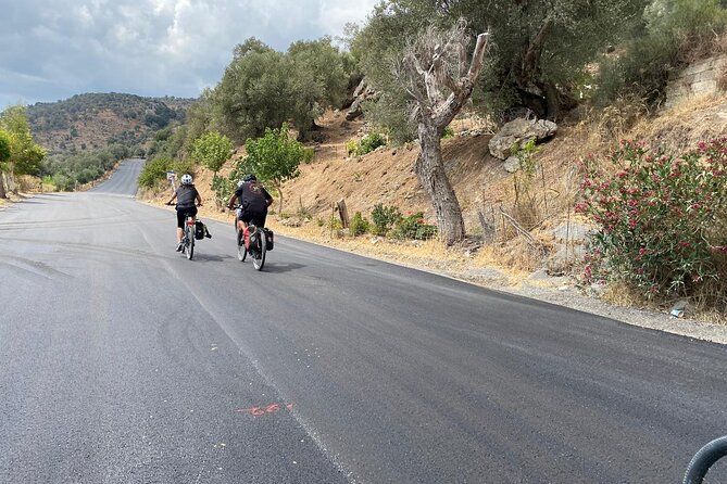 E-Bike Tour with Wine Tasting in Dafnes, Heraklion - Stop 2: Athanati for the big viewpoints