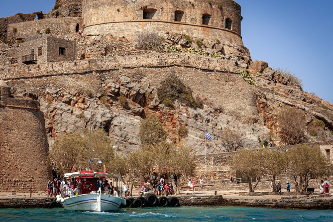 Elounda: Spinalonga Prof. Guided Boat Tour w/ BBQ + Swimming - BBQ lunch on board: included, filling, and not super spacious
