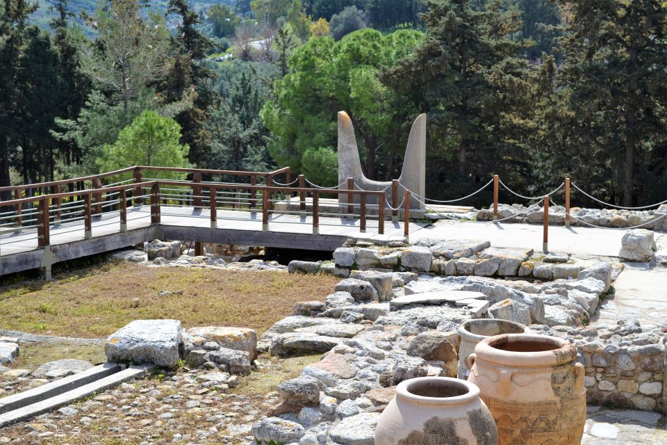 From Chania: Full-Day Heraklion Highlights Guided Tour - Knossos Palace: how the guided tour turns ruins into a story