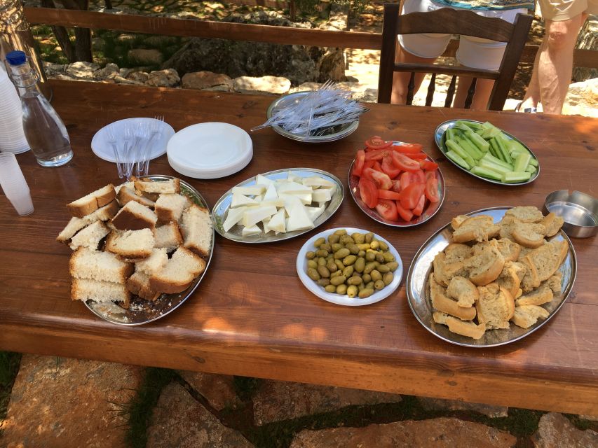 From Rethymno: Off-Road Vehicle Safari with Lunch - Shepherd mitato: hand-made cheese and close-up mountain life