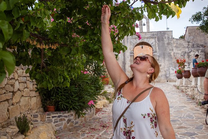 Gastronomy tour and wine tasting in traditional villages - Armeni Coffeehouse: Slow Greek Coffee in Hot Sand