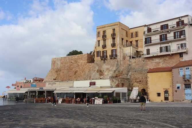 Guided Walking Tour in Chania - Stop 1: Skalidakis Cretan Knives and the craft-shop mindset