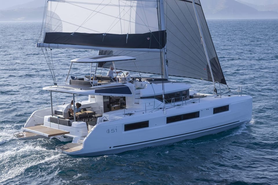 Heraklion: Dia Island Luxury Catamaran Cruise with Meal - The Lagoon 450F catamaran: room to move, not just sit