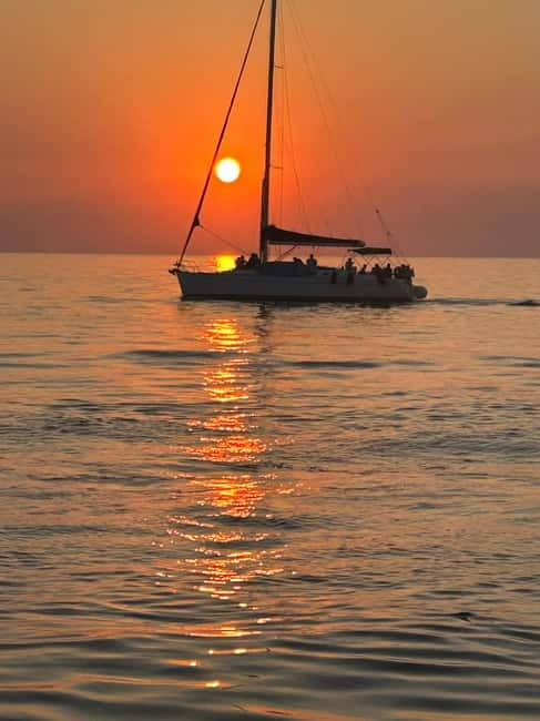 Heraklion: Dia Island Sunset Boat Tour with Dinner - The 80-minute Aegean cruise: views, sailing time, and the sea reality