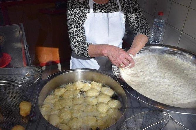 Heraklion for Foodies Tour: Private Culinary Experience - Stop 2: Old Venetian Harbor meal, raki, and that sea-breeze finish