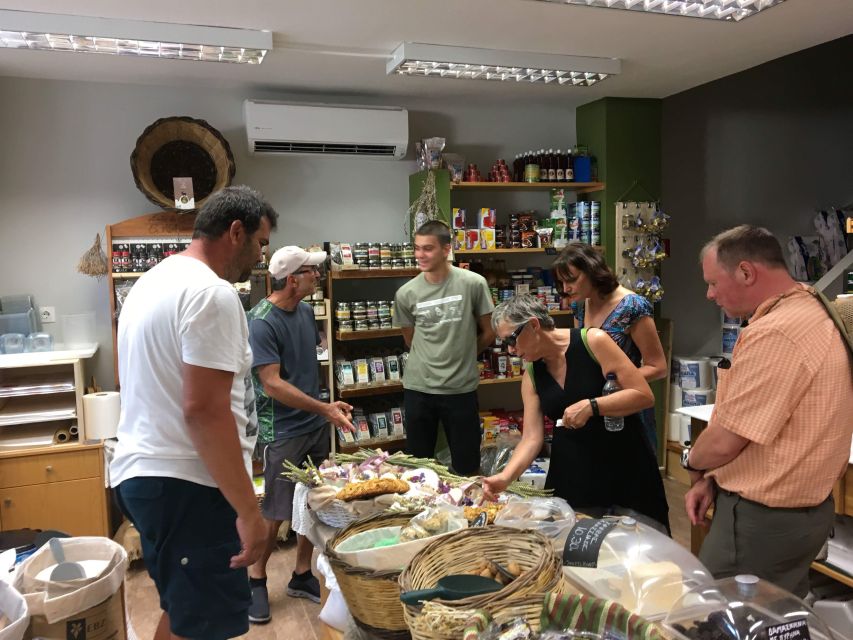 Heraklion: History & Culture Walking Tour with Food Tasting - Mediterranean diet in practice: olive oil, snacks, coffee or tea, wine and raki
