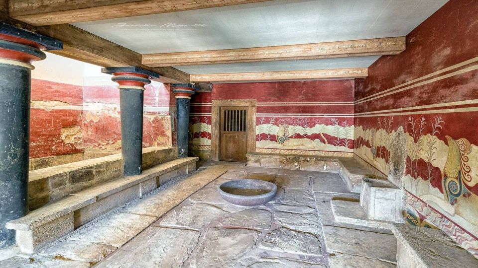 Heraklion: Knossos Palace Guided Tour Half Day - The Ruins Walk: What the 2-Hour Guided Portion Feels Like