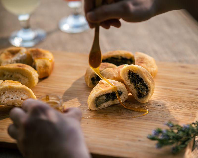 Heraklion: Private Beekeeping Experience with Honey Tasting - The honey tasting lineup: how to make the most of each bite