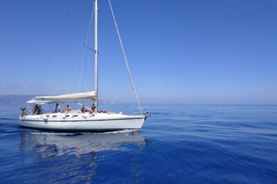 Heraklion: Small-Group Sailing Trip to Dia Island with Lunch - From the Old Venetian port to the open sea: how the day flows