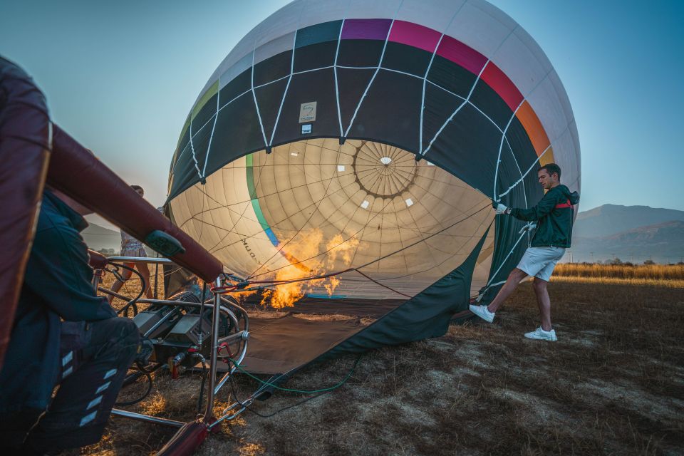 Heraklion: Sunrise Balloon Flight & Sunset Catamaran Cruise - Breakfast in the Mountains: What Happens After You Land