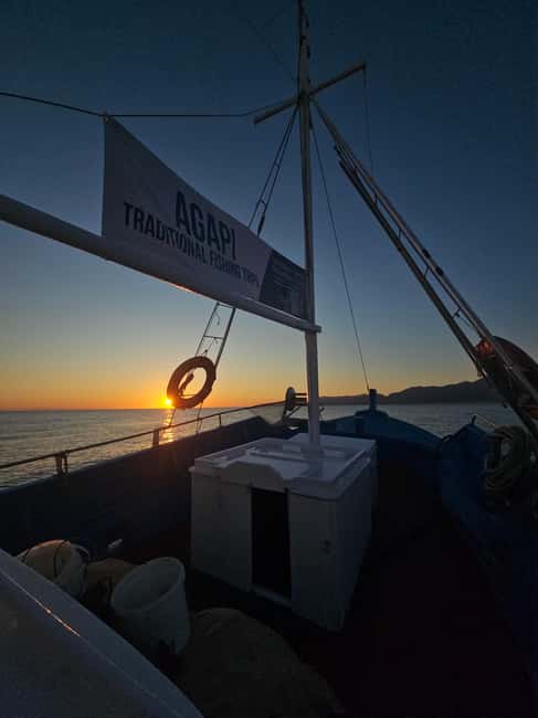 Hersonissos: Agapi Fishing Trips Sunset Cruise - 1.5 hours of rod fishing or swimming: the fun window