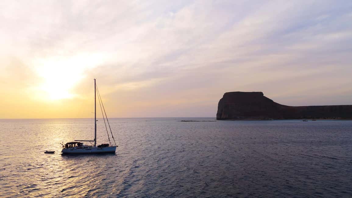 Kissamos: Balos Lagoon Sunset Sailing Cruise - Snacks and unlimited drinks: the onboard value you actually feel