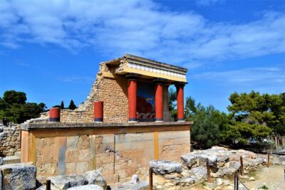 Knossos & Archaeological Museum Shared Guided Tour from Chania - Knossos Archaeological Site: myths, myths, and the route that matters