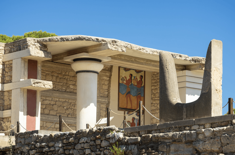 Knossos: Knossos Private Guided Tour - Colorful frescoes: seeing art as information, not decoration