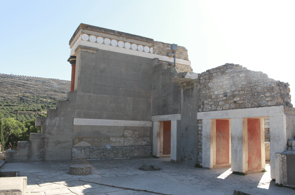 Knossos: Knossos Private Guided Tour - What to bring, and how to handle the sun and camera rules
