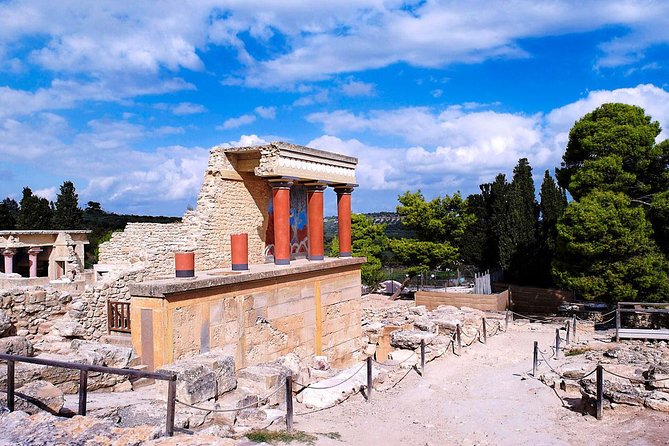 Knossos Palace and Arch. Museum of Heraklion Tour - What to focus on inside Knossos (especially reconstructions)