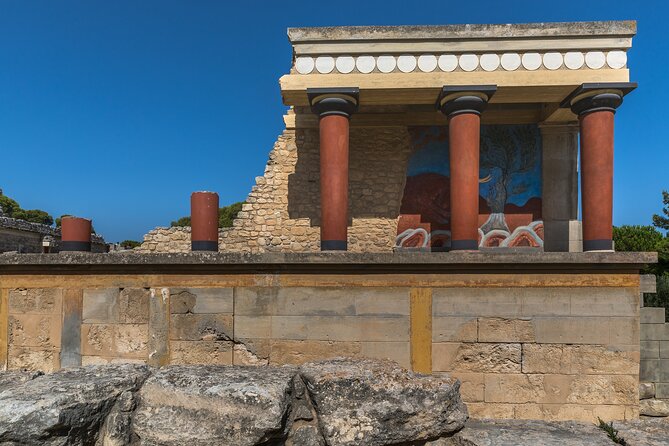 Knossos Palace and Arch. Museum of Heraklion Tour - Heraklion Archaeological Museum: turning myths into objects