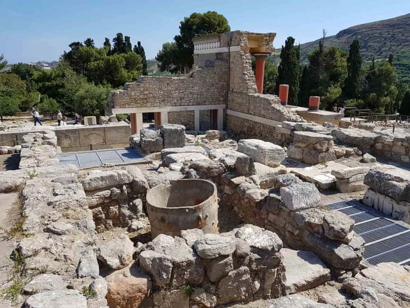 Knossos Palace and Pottery experience. Excursion Safari - Hotel Pickup in an Orange Land Rover (and why it matters)