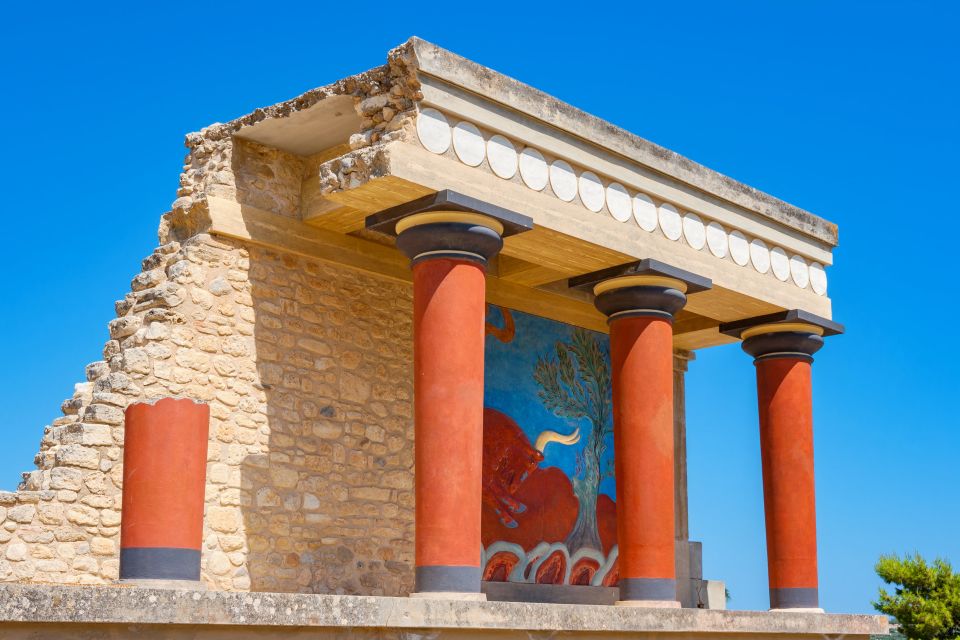 Knossos Palace: E-ticket with Audio and Heraklion City Tour - Navigation and crowd reality at Knossos