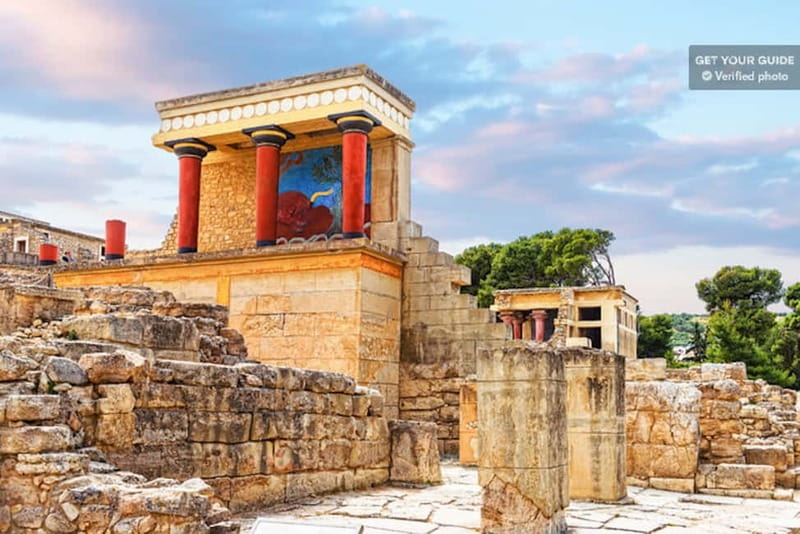Knossos Palace ( Private tour Skip-The-Line ) - Stop 1 at WeGuide.gr: meet right by Little Garden