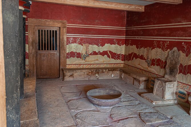 Knossos Palace Private Walking Tour - Storerooms and the Bull-Leaping Fresco replica: not just royalty