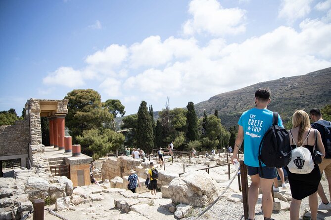 Knossos Palace Self-Guided Treasure Hunt & Tour - Duration and timing: plan for about two focused hours