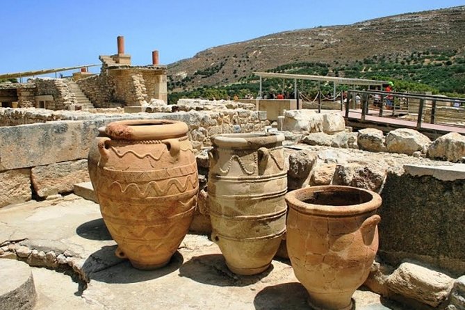 LASSITHI & KNOSSOS CRETE, full day professional guided coach tour - Entering the day: pickup, coach ride, and why this format works