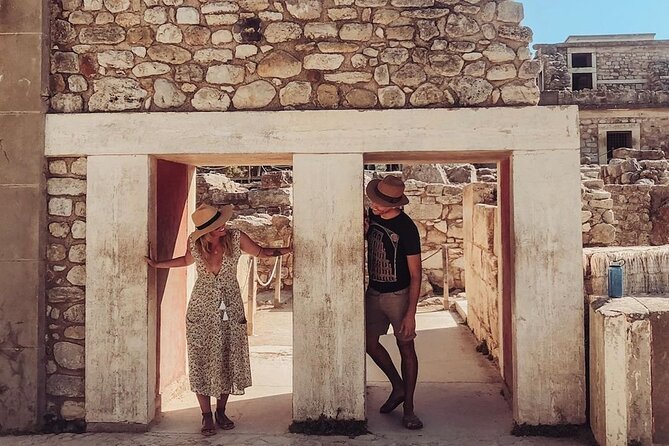 Minoan Crete from 3.000 BC: Knossos Palace & Museum with Wineries from Heraklion - Logistics that help you feel in control