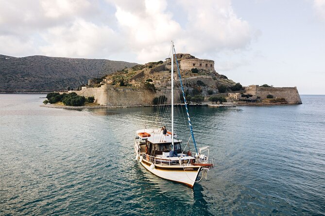 Mirabello Luxuries with Spinalonga & Agios Nikolaos from Elounda - Spinalonga by boat from Plaka: swim time is the main event
