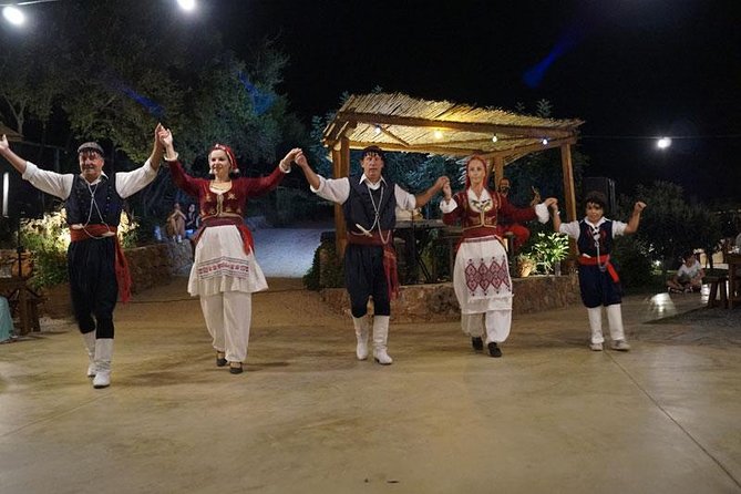 Olive Mill Festival - The traditional meal: show-cooking energy plus a real buffet