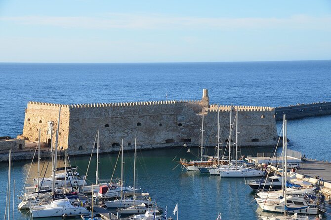 Private Guided Tour to Knossos Palace, the Museum and Heraklion - Stop 3: Heraklion city walk, landmarks, and market time