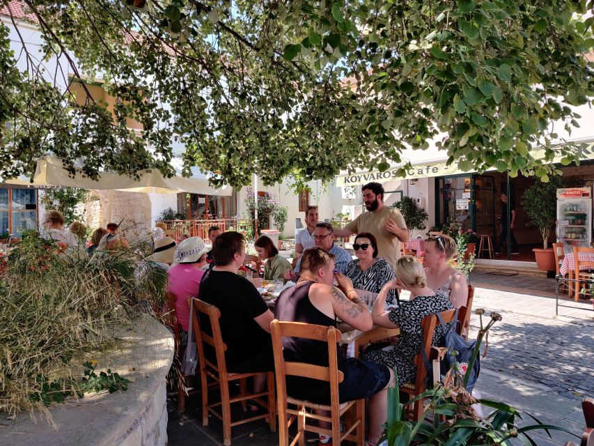 Private tasting of 6 cretan wines in Fres village - Learning Crete through wine history and production progress