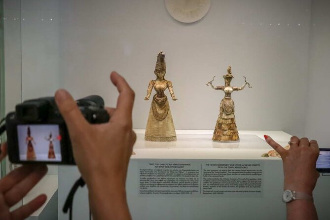 Private tour: Archeological Museum of Heraklion and City tour - Walking Heraklion’s Old Center: Lion’s Square to the Central Market