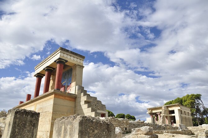 Private Tour Knossos Palace-Archaeological Museum-Heraklion Town - Tour pace and what to ask your guide